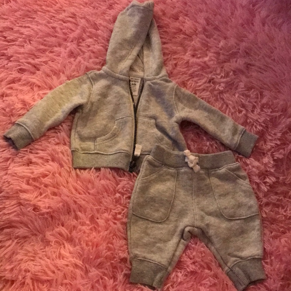 Carter’s gray sweatsuit